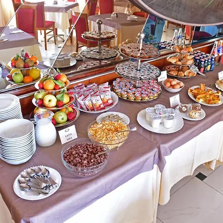 فندق Ristorante San Marco كارماجنولا
