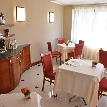 ホテル Ristorante San Marco カルマニョーラ